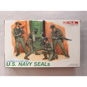 DML 1:35 U.S. Navy SEALs Model Kit (No. 3017)